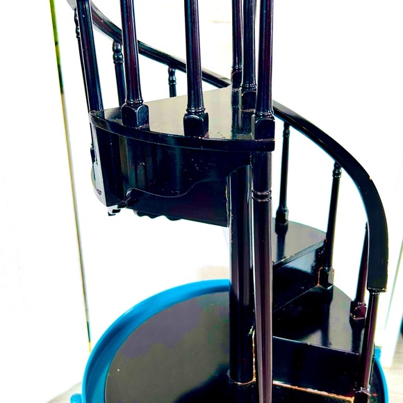 Buyers Choice Library Stair case display - Picture 5 of 10